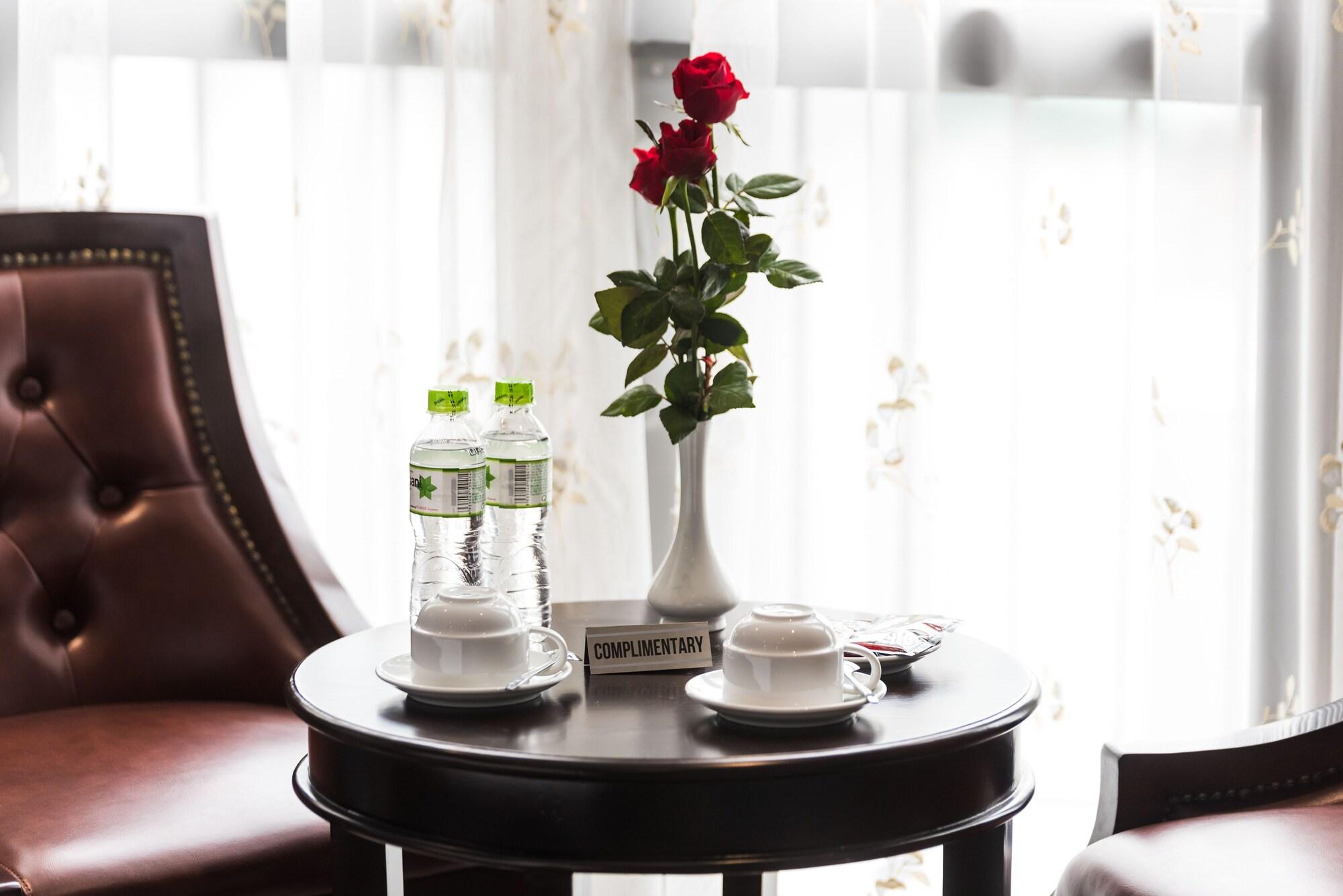 Hanoi Crystal Pearl Hotel Bagian luar foto