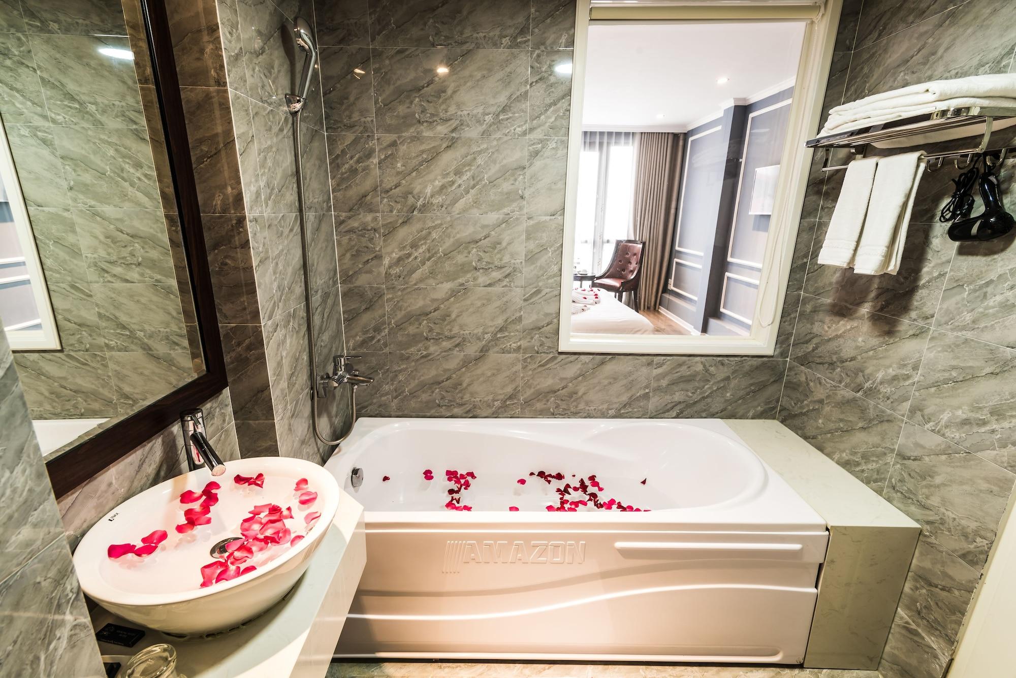 Hanoi Crystal Pearl Hotel Bagian luar foto