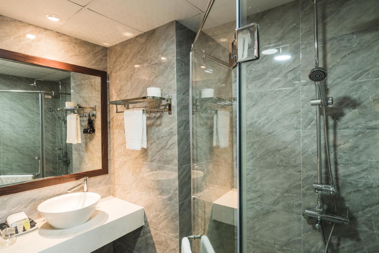 Hanoi Crystal Pearl Hotel Bagian luar foto